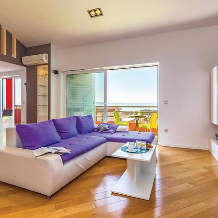 Lovely Apartment In Makarska With Kitchenette Exterior photo