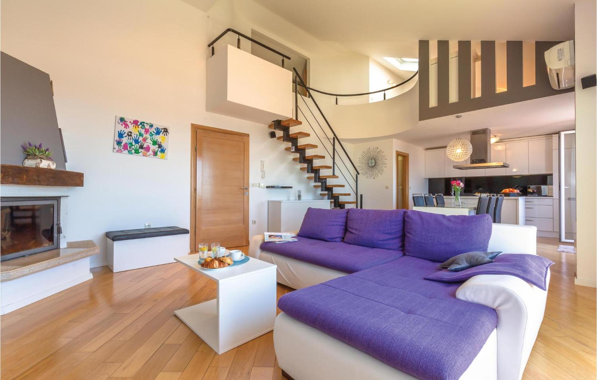 Lovely Apartment In Makarska With Kitchenette Exterior photo