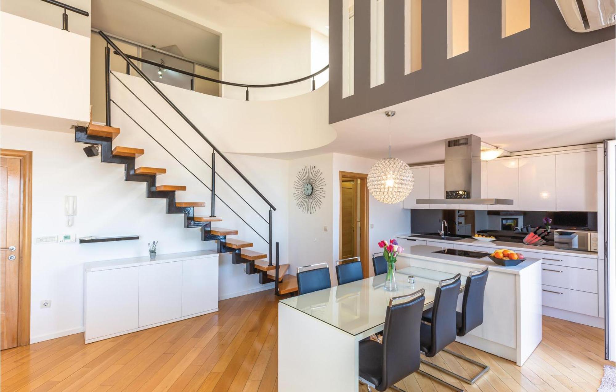 Lovely Apartment In Makarska With Kitchenette Exterior photo