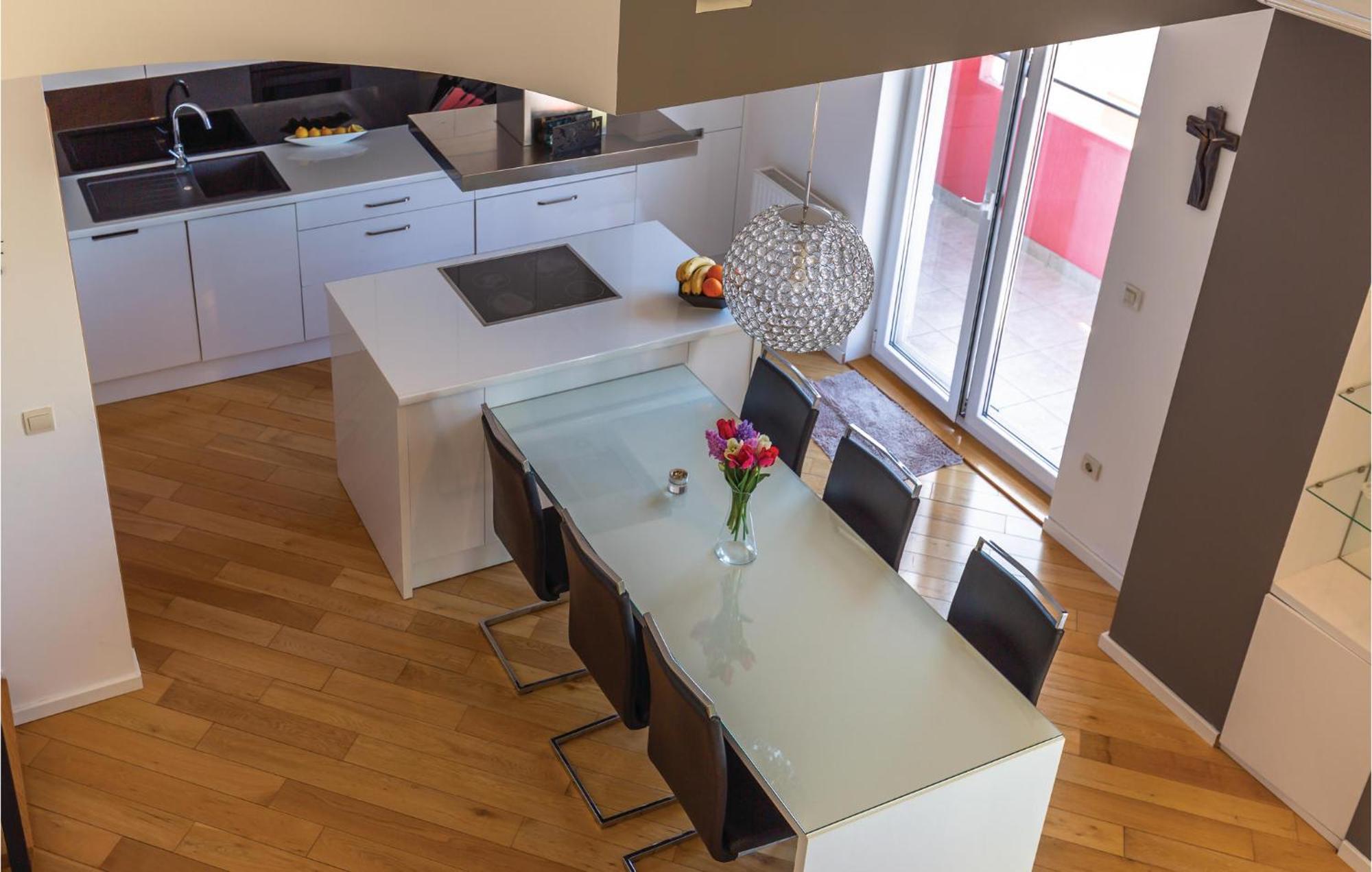 Lovely Apartment In Makarska With Kitchenette Exterior photo